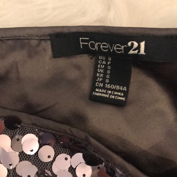 Forever 21 silver sequin skirt size small - Picture 2 of 4